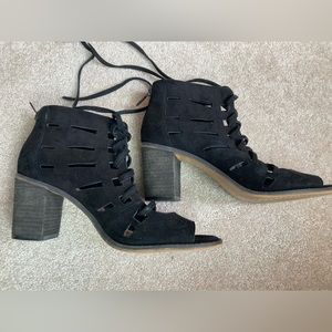 Vince Camuto, black suede lace up chunky heels zip back 6.5